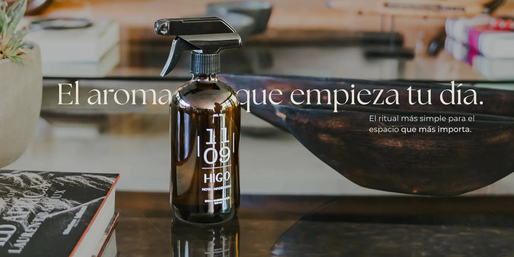 homespray de higo en frasco ambar 1109 en mesa decorativa