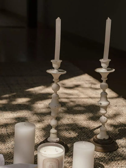 Set 2 Candelabros Blancos Rústicos Base Madera